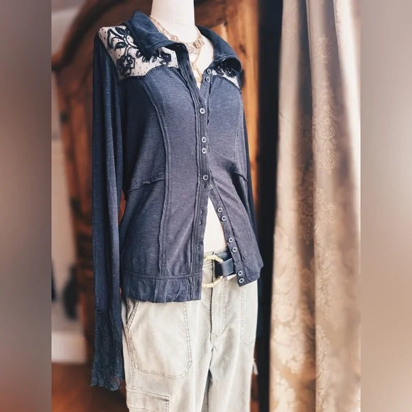 NWT Free People Rosebud Cuff Lace Top - Black - Size XL - Picture 15 of 16